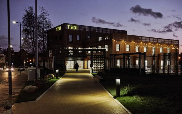 TEDI-London campus at night